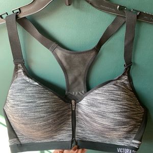 Victoria’s Secret Victoria sport bra 40D